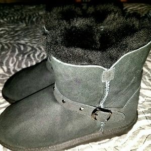 Suede boots. Size 3